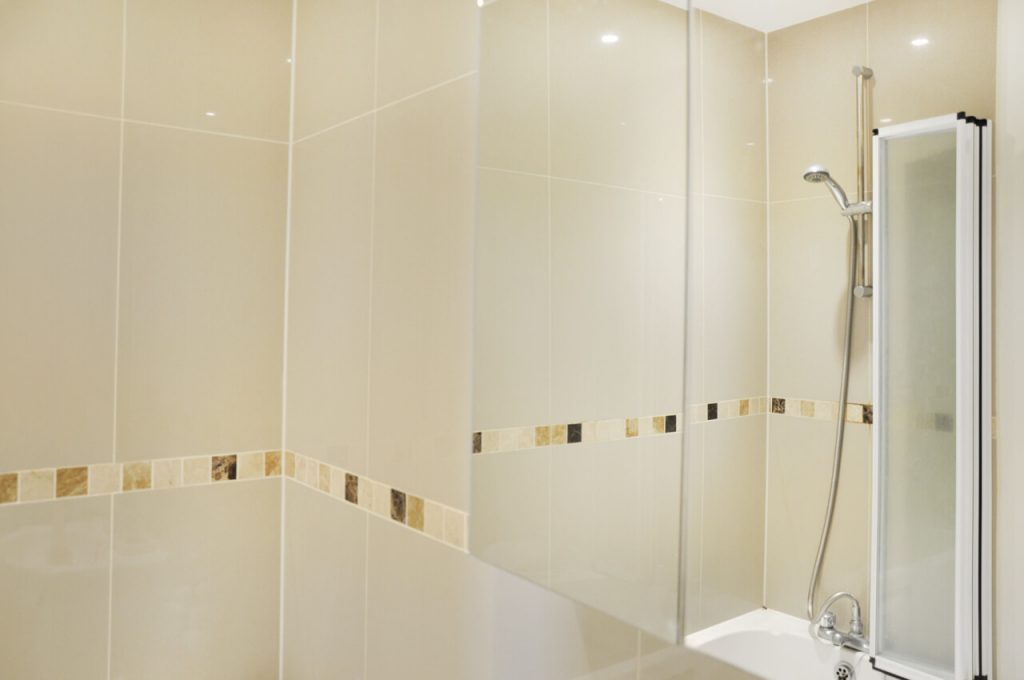 Bathroom, Lamington Lettings